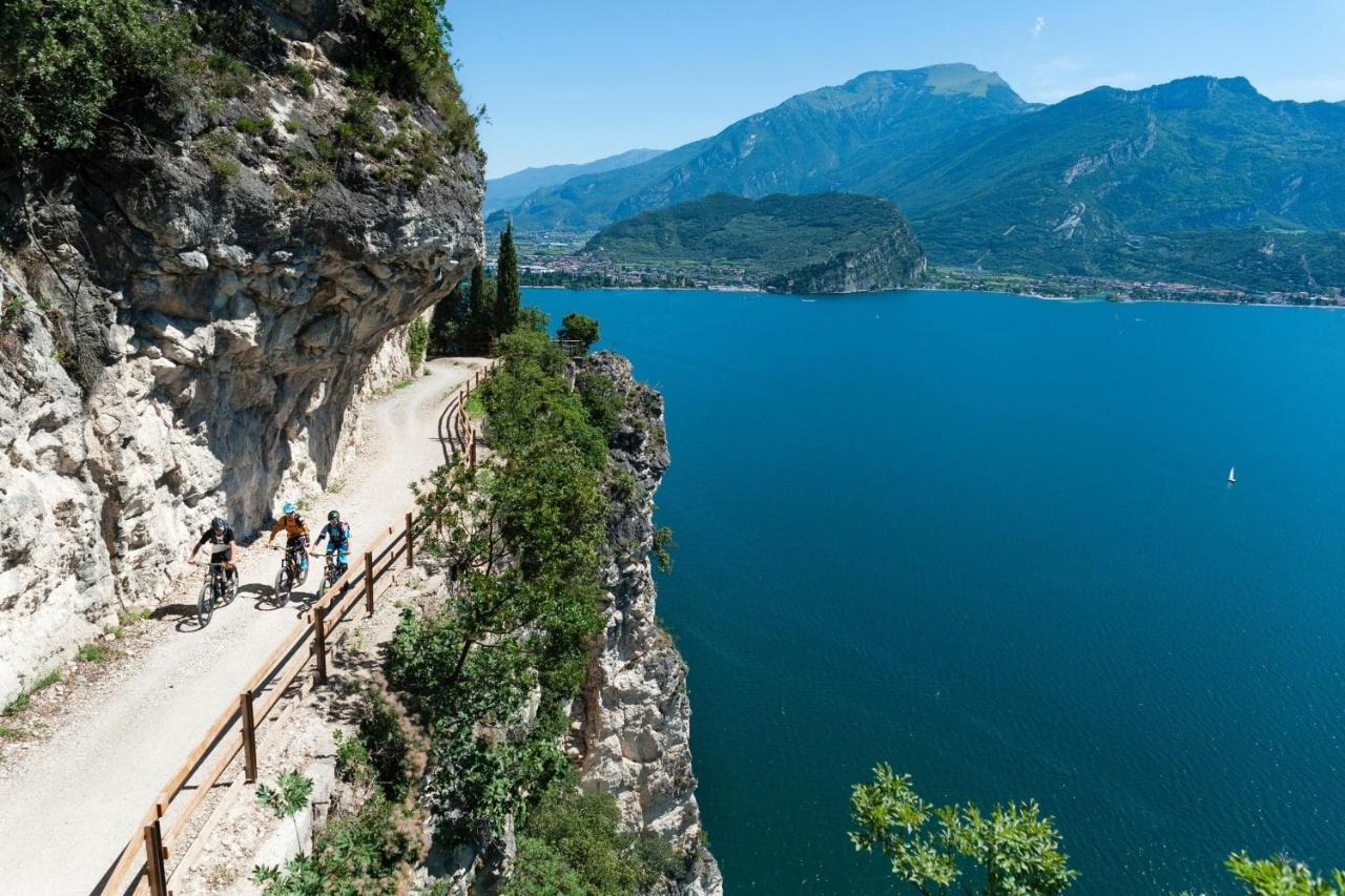 Sun & Fun Apartment - Morena Riva del Garda Eksteriør billede